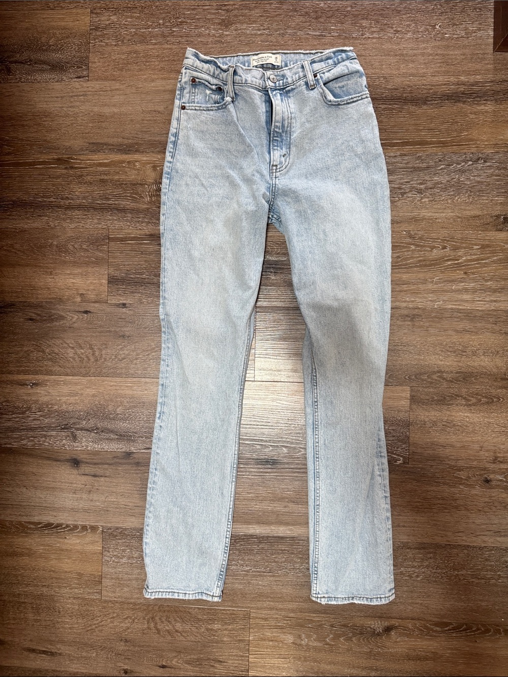 Abercrombie & Fitch The 90s Slim Straight Ultra High Rise Jeans
